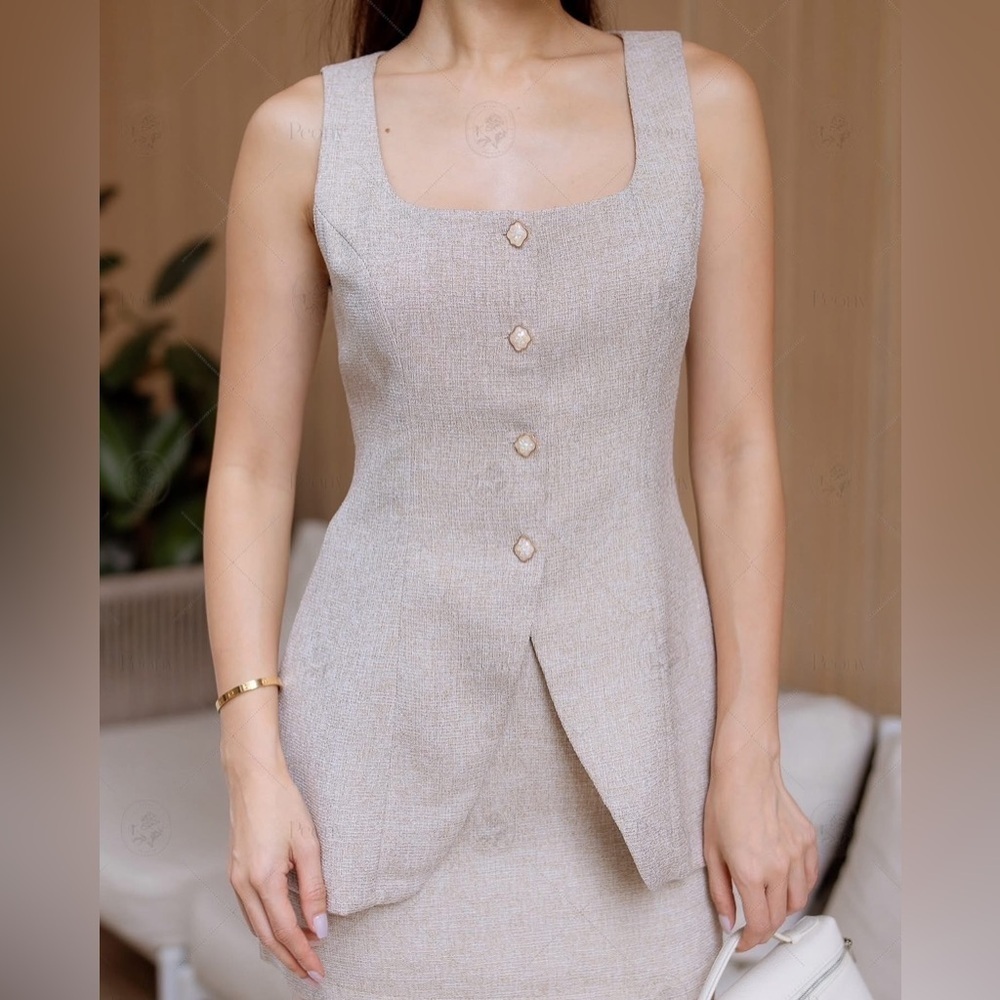 2-Piece Set – Sleeveless Top & Skirt